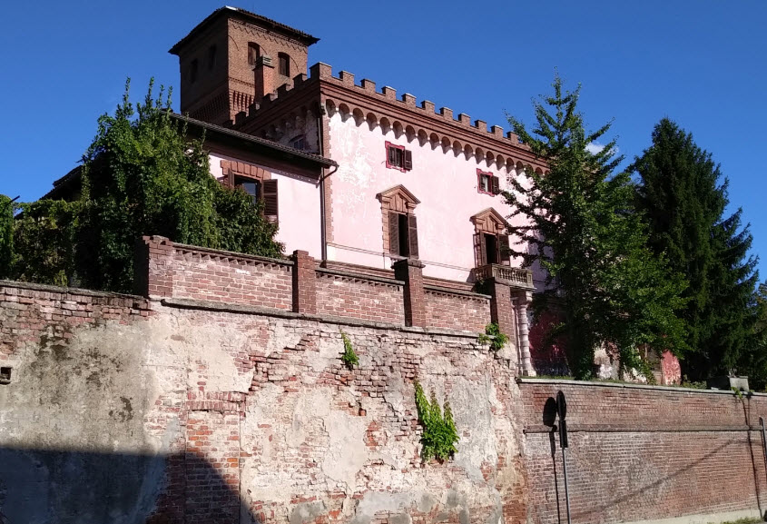 Castello dei Conti Frola di Montanaro, Italy